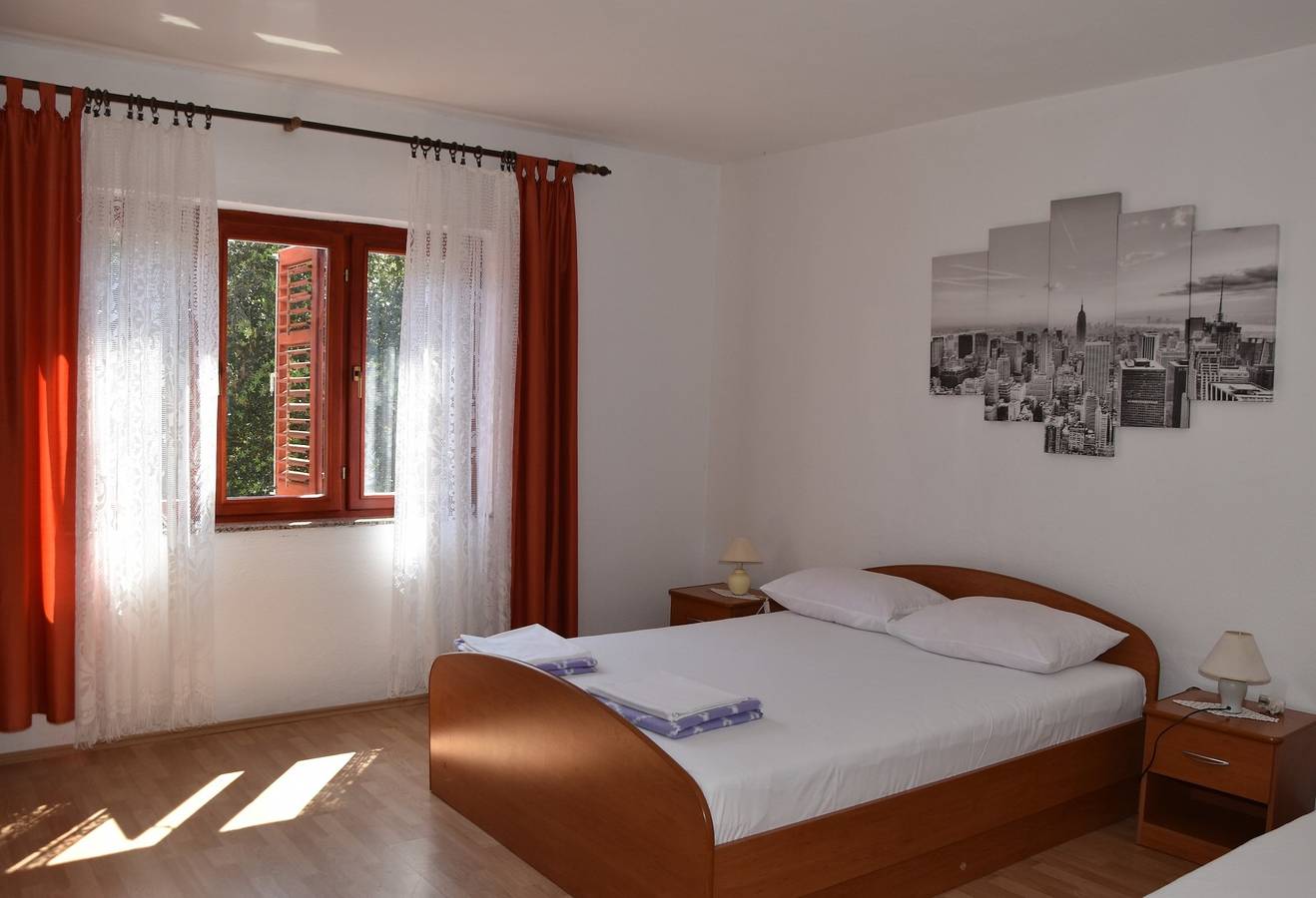 Ganze Wohnung, 2-Zimmer-Ferienwohnung mit Terrasse Pakostane, Biograd -a in Pakostane, Zadar