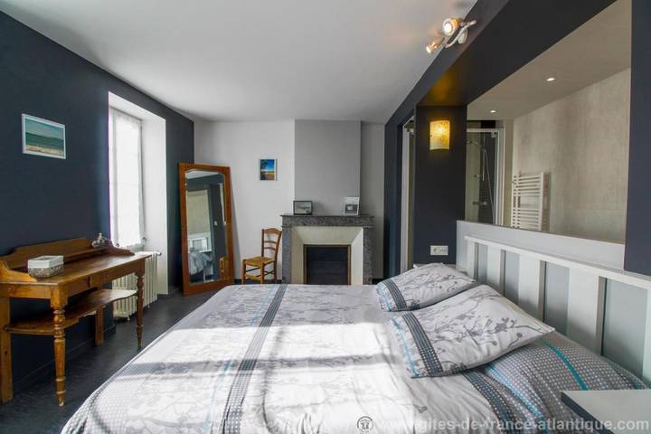 Chambre d’hôte pour 3 personnes, avec jardin et piscine à Chaillevette - 4