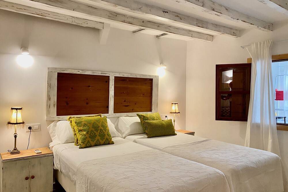 Townhouse Set Corbates in Maria de la Salut in Maria de la Salut, Majorca Center