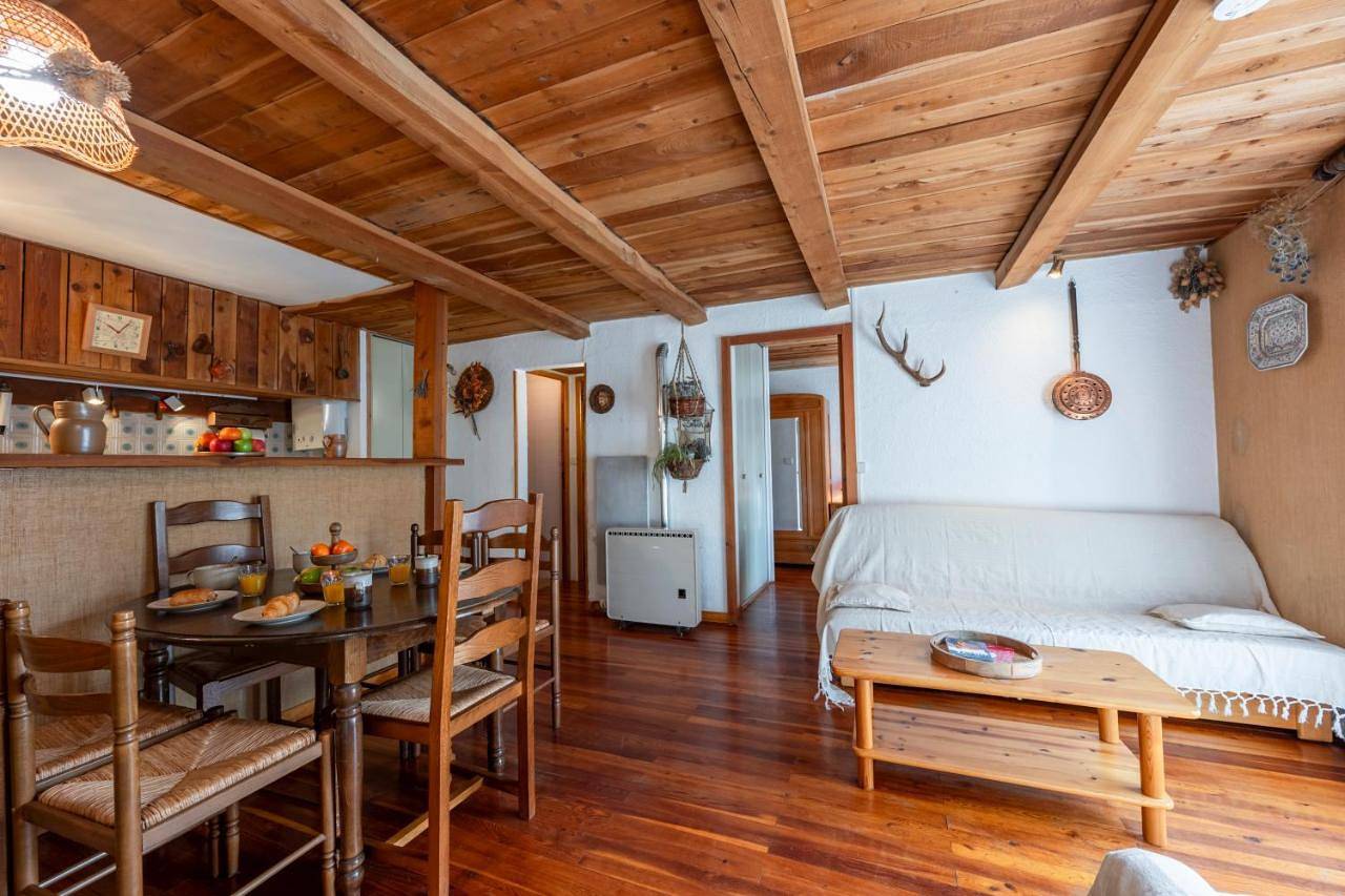 Appartement entier, Two-Bedroom Apartment with Garden View in Les Thuiles, Val d’Allos