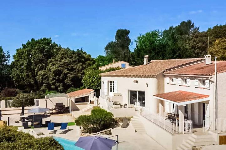 Ferienhaus für 11 Personen, mit Terrasse und Whirlpool sowie Garten - 1