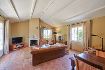Villa for 4 People in Vasles, Deux-Sèvres, Photo 2