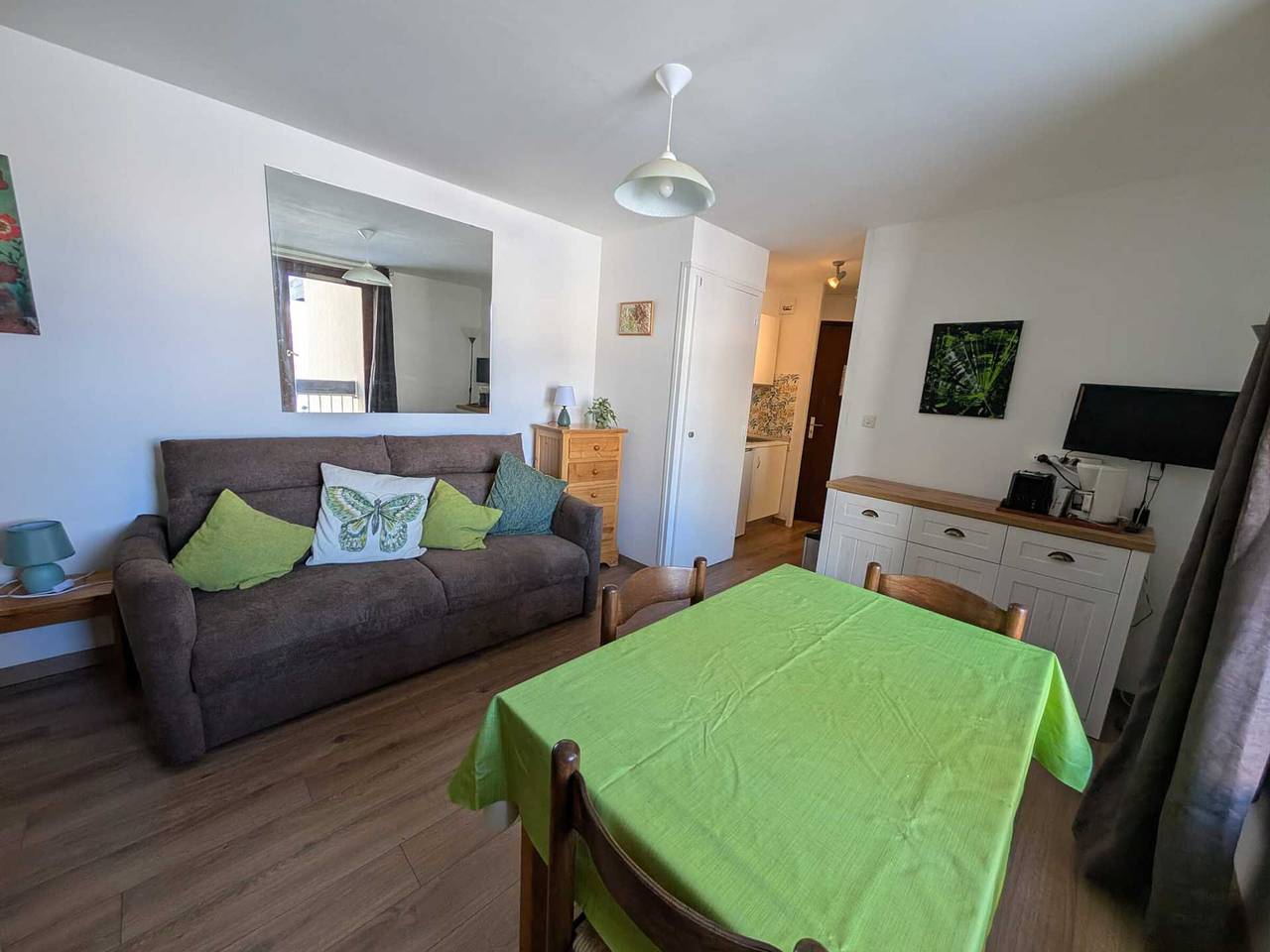 Gehele studio, Ski-in/out studio with balcony, pets allowed in Montgenèvre, Briançon en omgeving