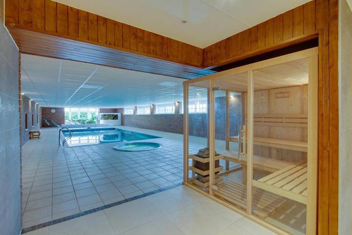Cottage for 6 people, with Hot tub and Garden as well as Pool and Sauna in Scotland