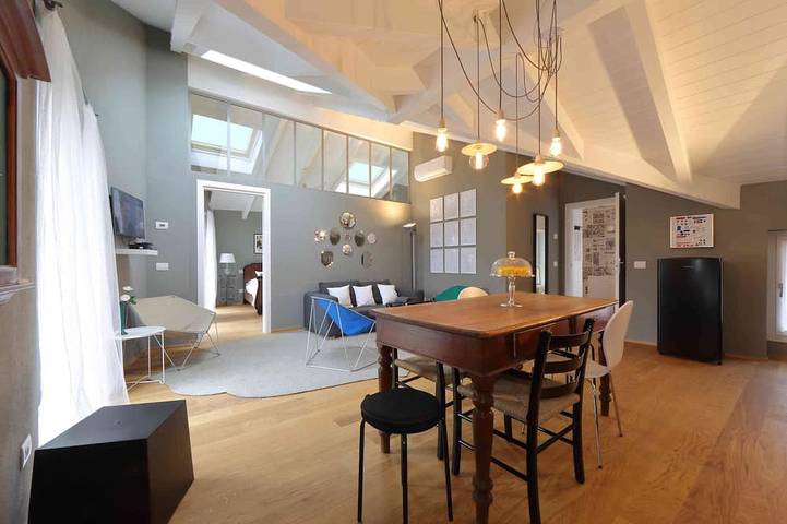 Vacation rental for 4 people, with balcony and yard in Bellagio