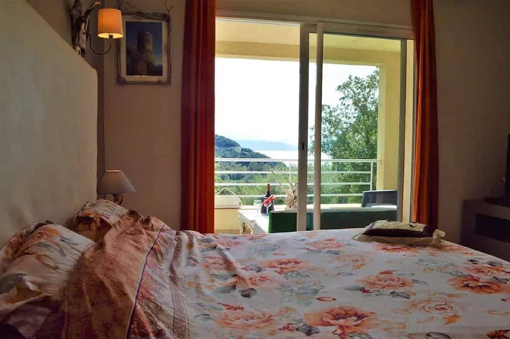 Villa with exceptional view 2 minutes walk from Farinole beach in Farinole, Calvi region
