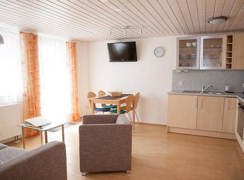Ganze Ferienwohnung, Ferienhof Stützle - Ferienwohnung 2 (Wohnungstyp A), 65qm, 2 Schlafzimmer, max. 4 Personen in Ravensburg, Region Bodensee-Oberschwaben