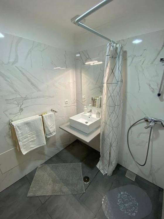 Apartamento de férias inteiro, Apartamento de férias para 2 pessoas com terraço in Lazareto, Funchal (Santa Maria Maior)
