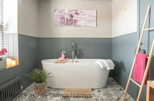 Holiday rental for 6 people, with terrace and garden, child-friendly in Pickering