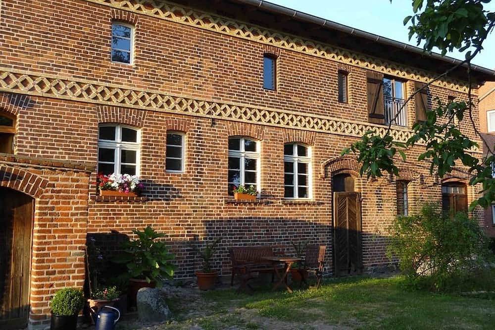 Ganze Wohnung, Wohnung in der Ferienwohnung Nitschke Zum Nusshof in Mehrow, Ahrensfelde