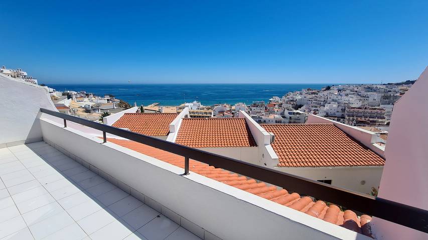 Vacation rental for 4 people, with balcony and pool in Albufeira