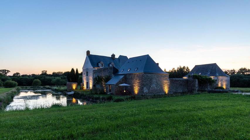 Chambre d’hôte pour 4 personnes, avec Terrasse et Jardin ainsi que Piscine et Sauna à Pluvigner