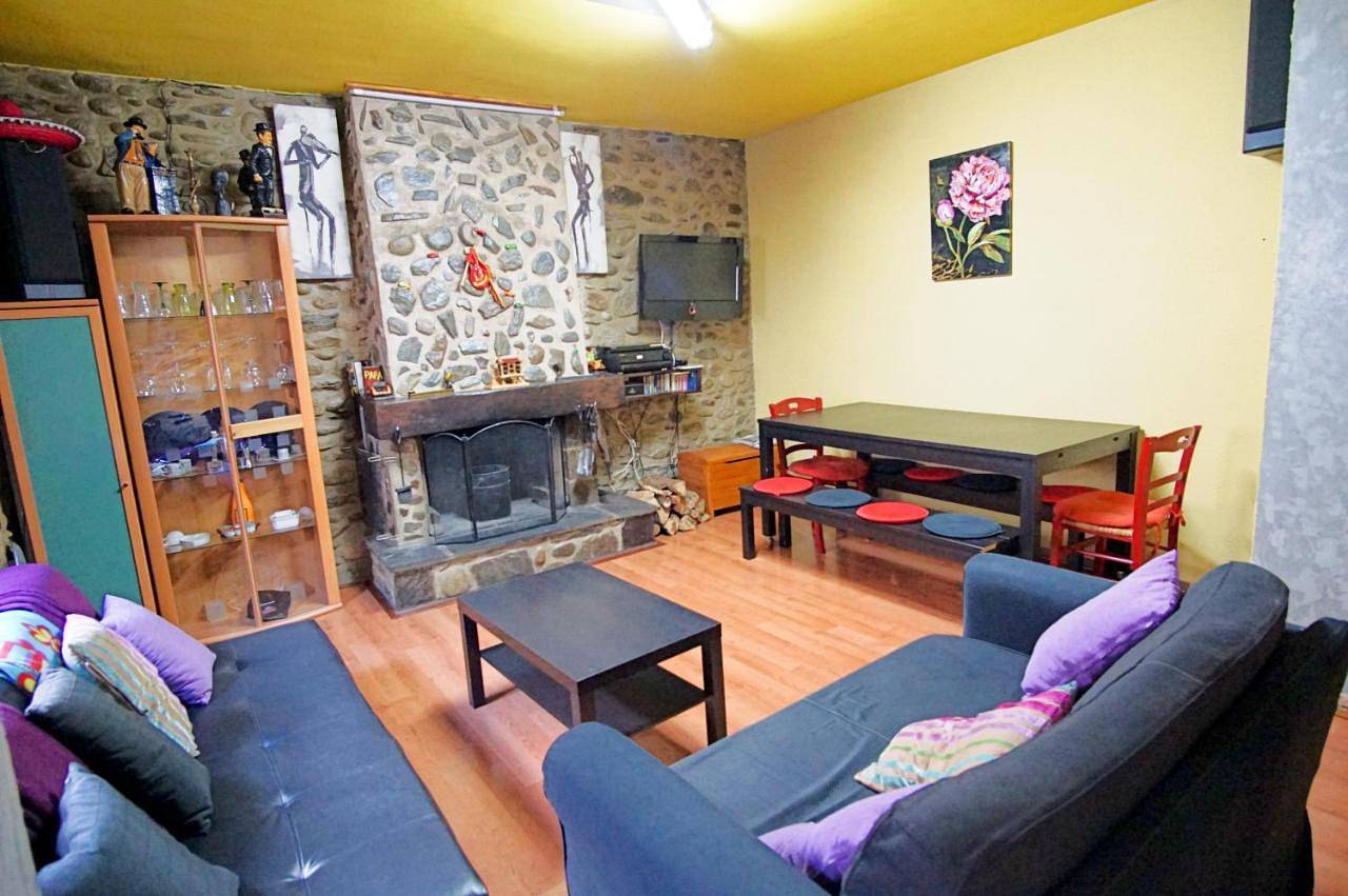 Appartement entier, Apartment in Bourg-Madame, Parc naturel régional des Pyrénées catalanes