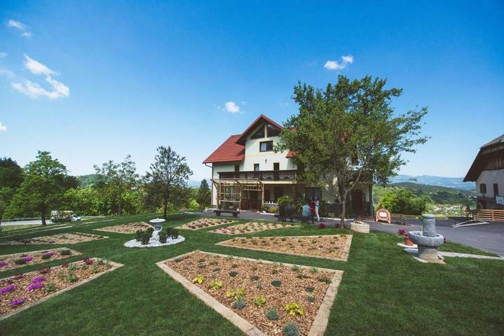 Bed and Breakfast für 2 Personen, mit Balkon und Terrasse sowie Garten und Ausblick in Slowenien