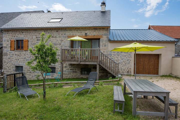 Gîte pour 6 personnes, avec Balcon et Terrasse ainsi que Jardin et Vue