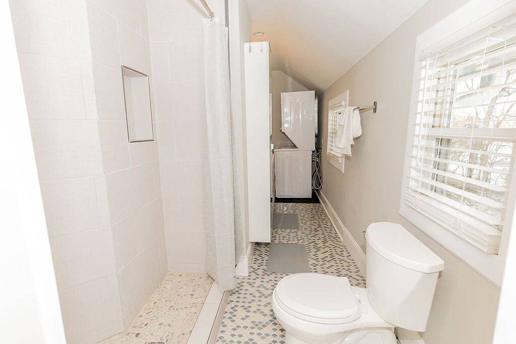 Cozy Riverfront Bungalow with Stunning Views in Kenton County