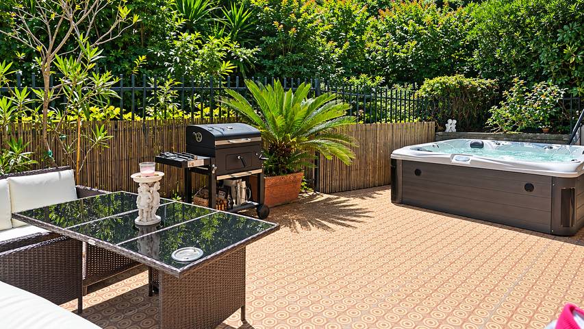 Apartament wakacyjny dla 5 osób, z Jacuzzi i Taras oraz Ogród w Rapallo