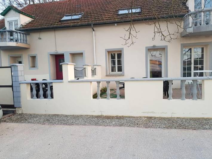 Location de vacances pour 11 personnes, avec Balcon ainsi que Terrasse et Vue à Fénay