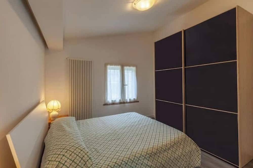 Appartamento intero, Casa Valentina' casa completa vicino al mare in Carrara, Riviera Toscana