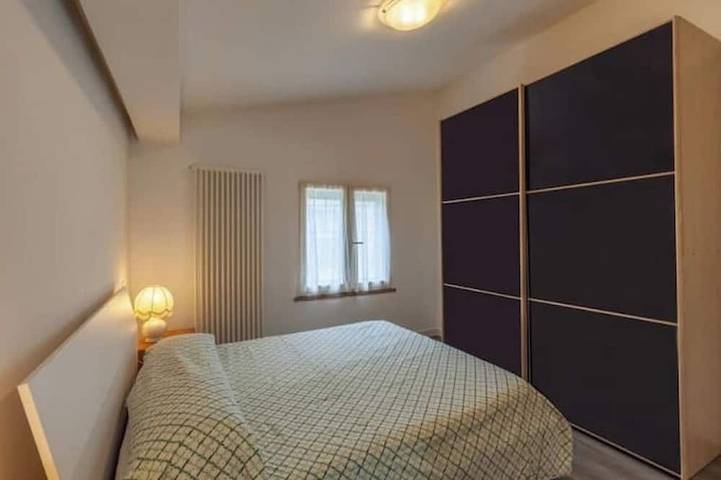 Appartamento intero, Casa Valentina' casa completa vicino al mare in Carrara, Riviera Toscana