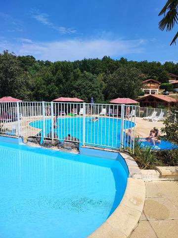 Parc de vacances pour 6 personnes dans le Lot