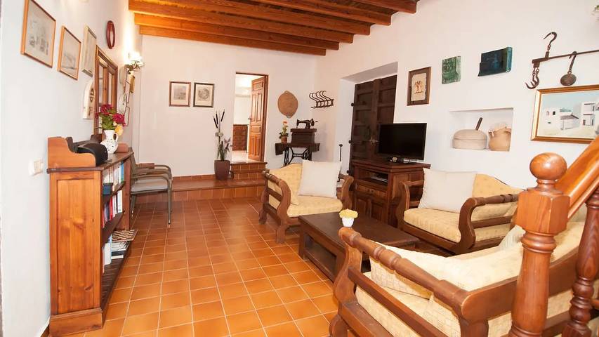 Chalet para 10 personas, con piscina y jardín, Se admiten mascotas en Ibiza - 2