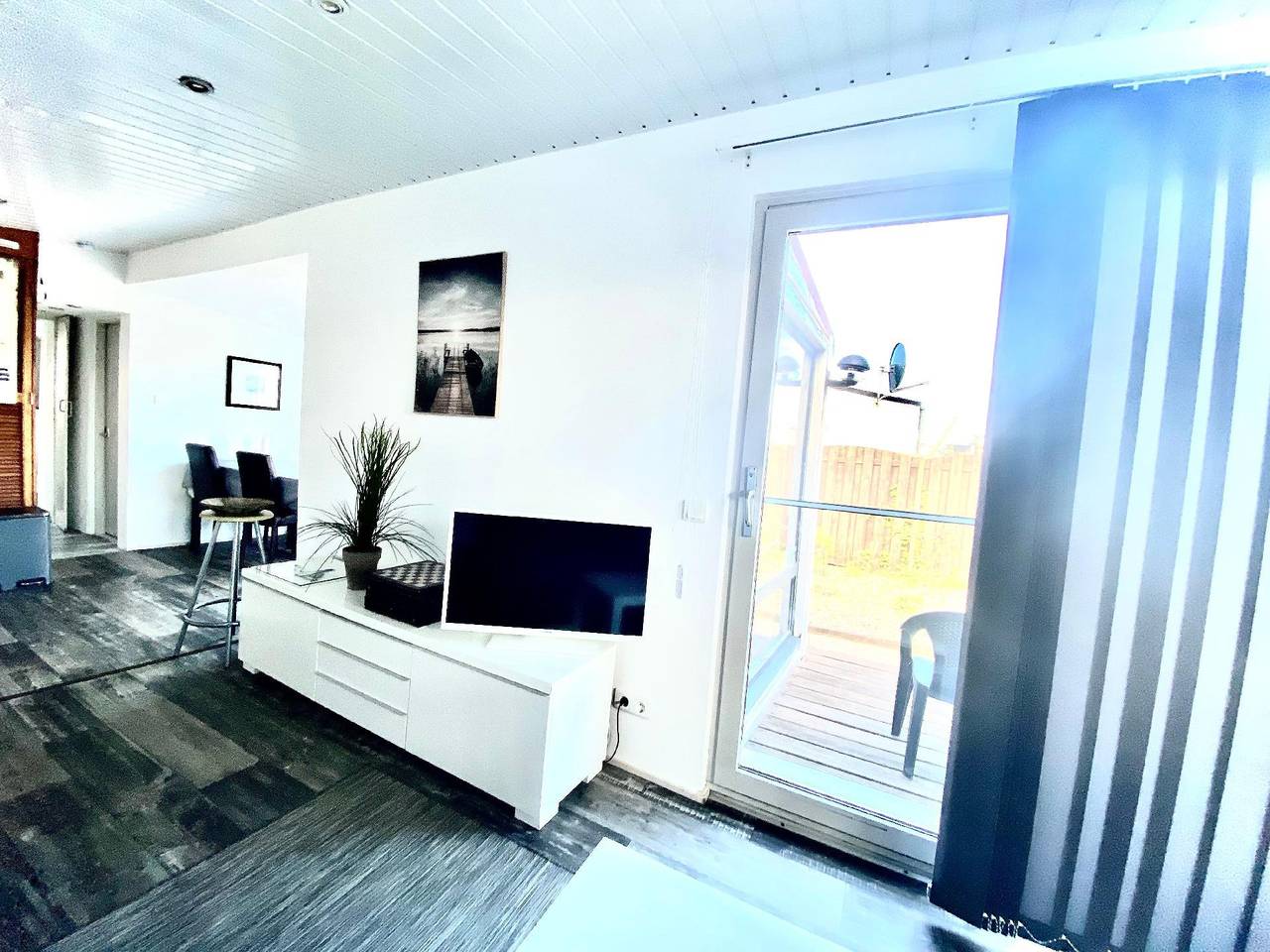 Nice holiday home "Isabella" with a view of the water in Lake Ijssel
