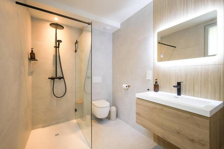 Location de vacances pour 12 personnes, avec vue ainsi que jardin et terrasse à Haulmé - 3