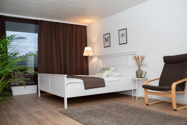 Ferienwohnung für 2 Personen, mit Balkon und Terrasse sowie Ausblick in Sulz am Neckar