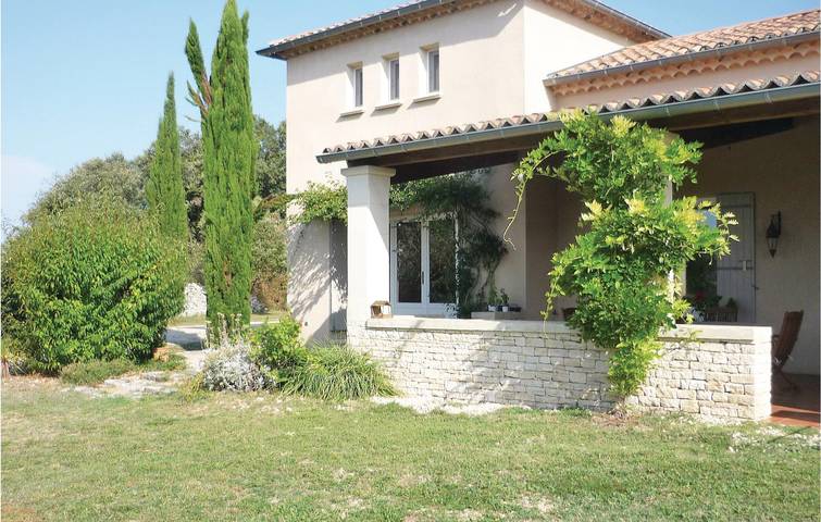 Location de vacances pour 6 personnes, avec terrasse et jardin, animaux acceptés à Orgnac-l'Aven - 2