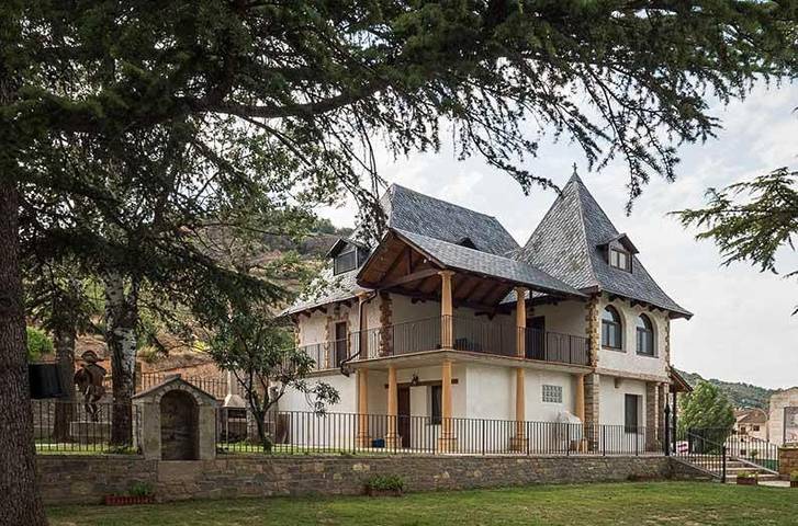 Casa rural para 10 personas, con Terraza además de Jardín y Piscina en Graus