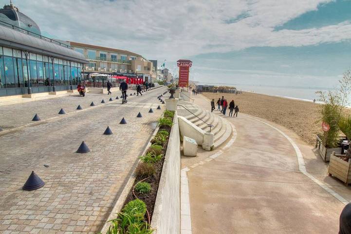 Location de vacances pour 6 personnes, avec balcon et piscine à Châtelaillon-Plage