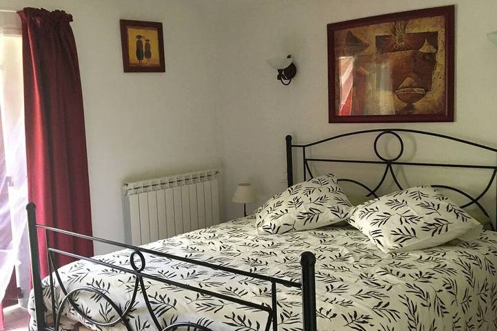 Gîte pour 5 personnes, avec jardin et terrasse à La Roque-d'Anthéron - 4