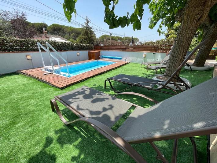 Holiday home for 6 people, with garden and pool - 1
