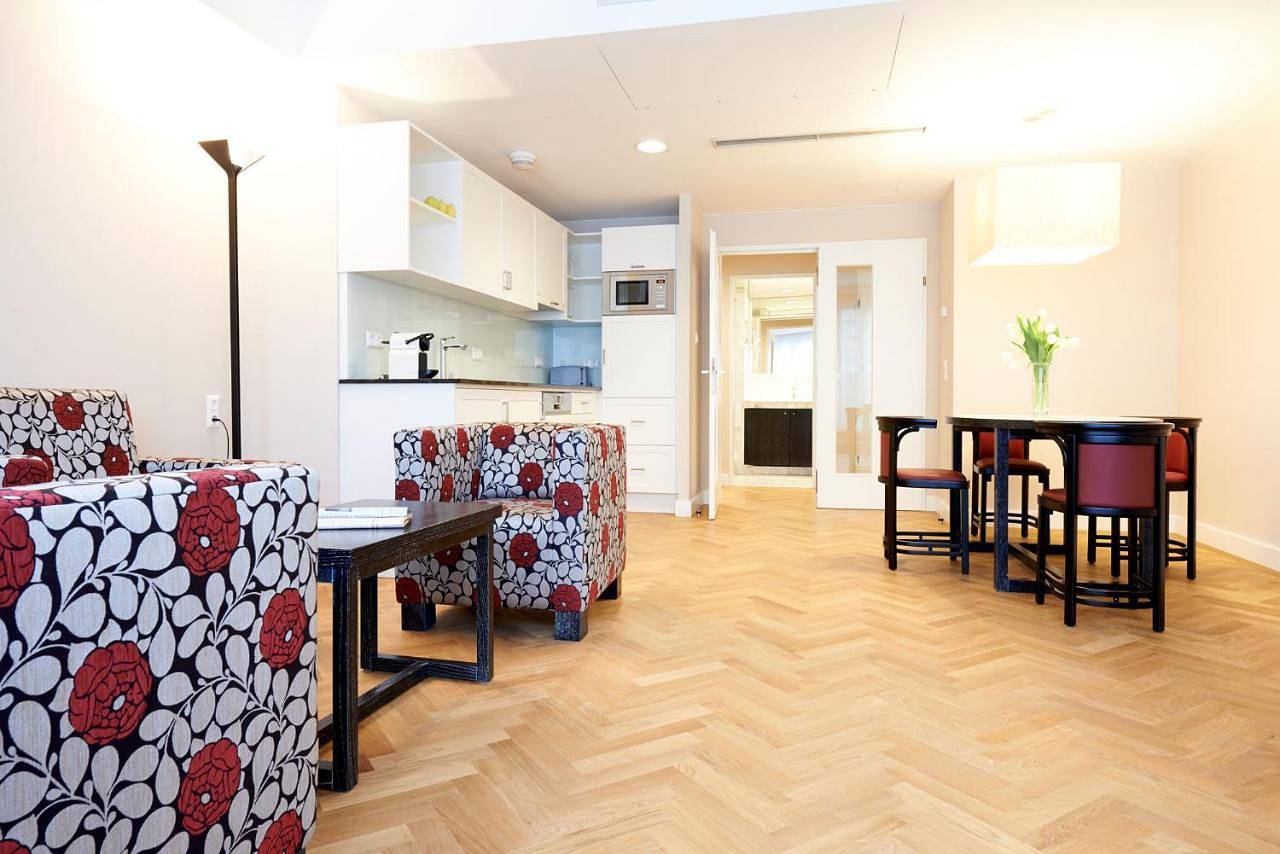 Three-Bedroom Penthouse Apartment with Terrace and City View in Wien Innenstadt, Wien