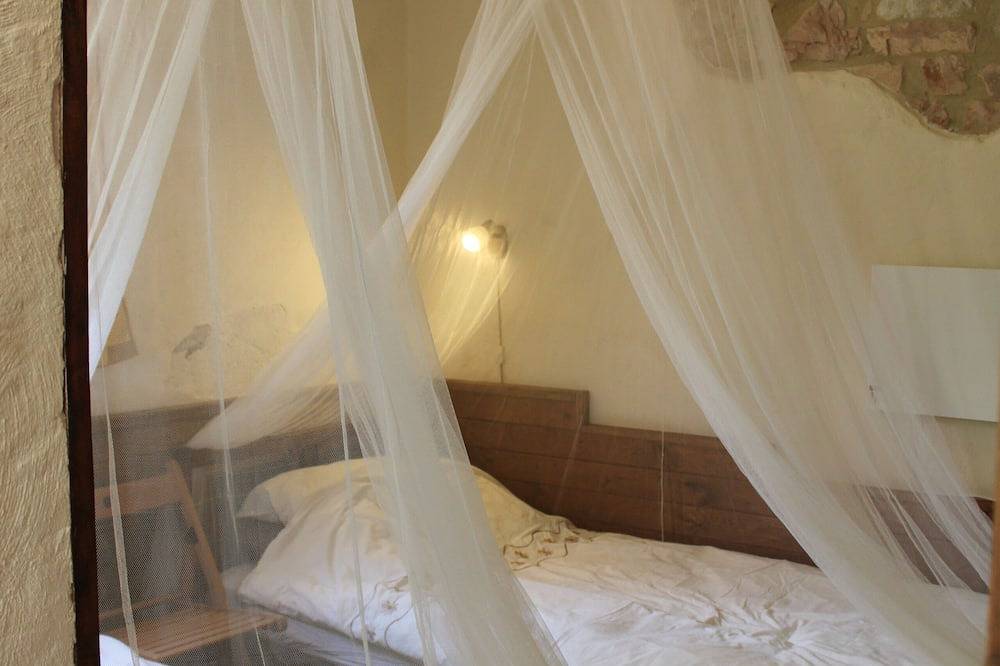 Appartement entier, Randonnée et profiter de la nature dans les Marches, en Italie au Cottage 'La Terra' in Pergola, Valle del Metauro