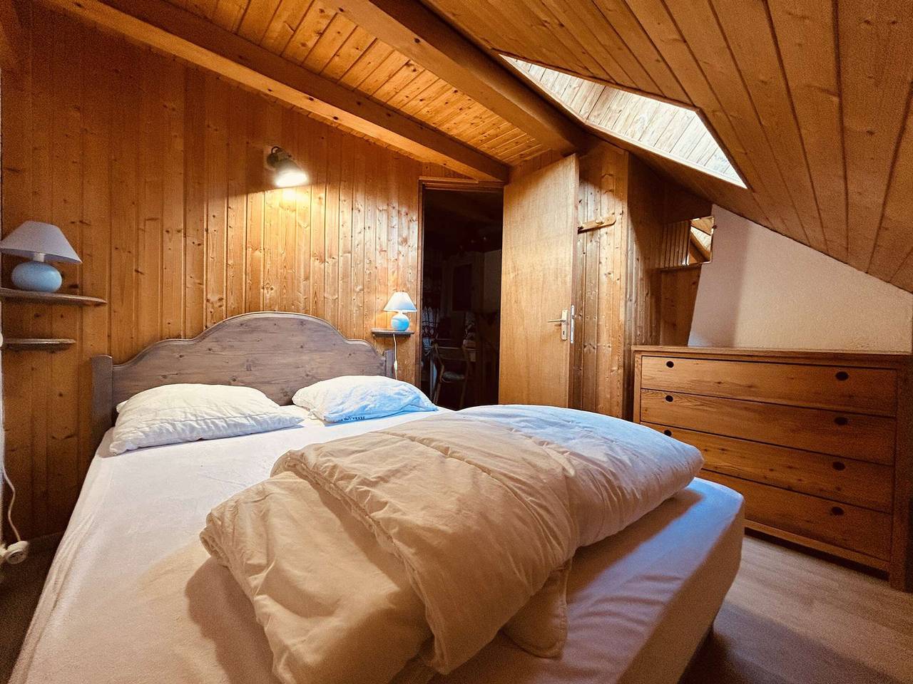 Apartamento entero, Apartamento de montaña con entrepiso y balcón, 5 plazas, Monêtier-les-Bains, cerca de pistas in Le Monêtier-les-Bains, Serre Chevalier