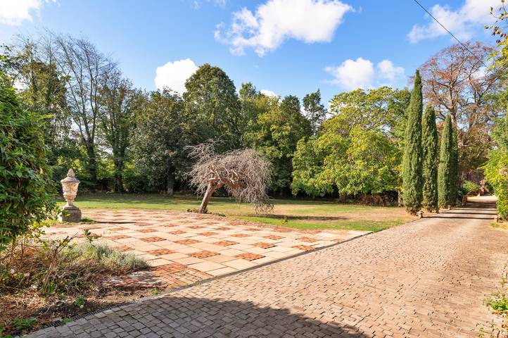 Riverbank Lodge Annexe in Datchet, Berkshire