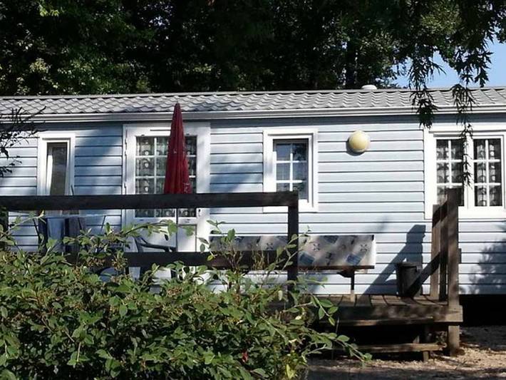 Mobil home pour 4 personnes, avec terrasse et piscine à Girac - 2