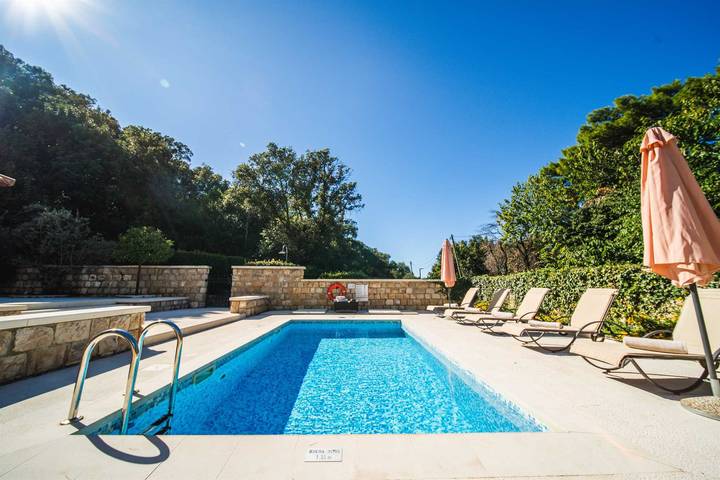Ferienhaus für 9 Personen, mit Balkon und Ausblick sowie Pool, kinderfreundlich in Dubrovnik - 3