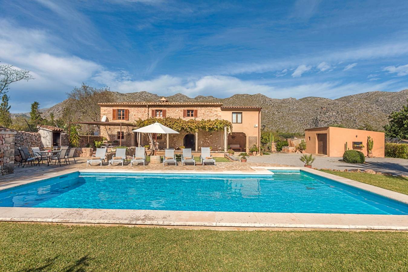 Charming villa - 4km to beach and 2km to Old Town! in Pollença Town, Pollença