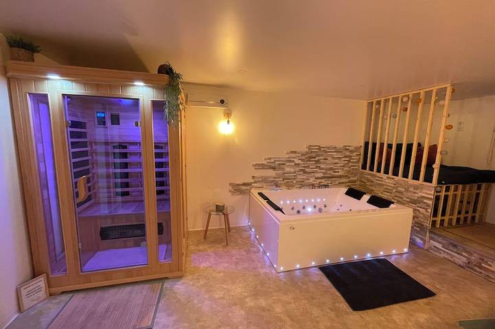 Location de vacances pour 6 personnes, avec Jacuzzi ainsi que Jardin et Sauna à Veigné