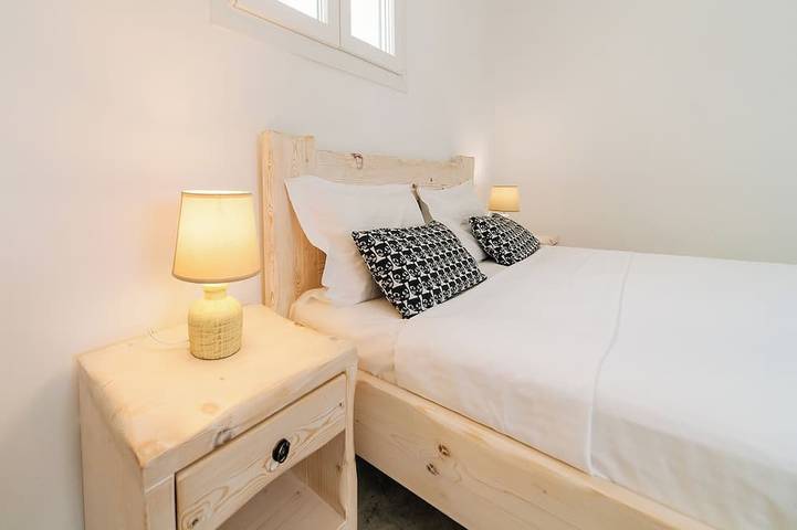 Almond Deluxe Suite with Pool in Santorini