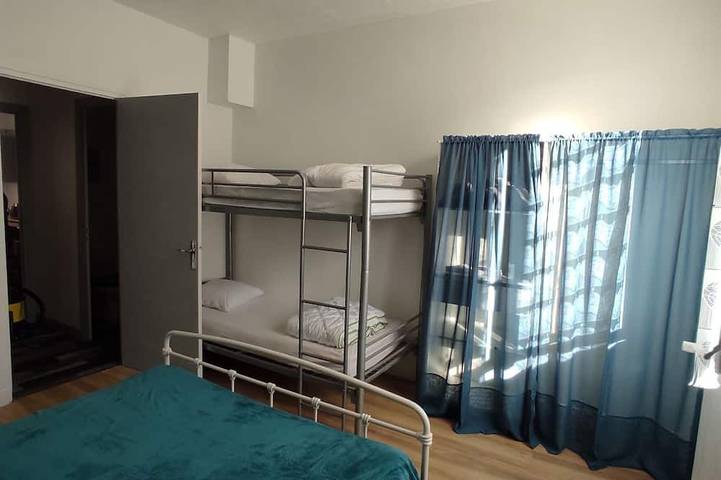 Gîte pour 4 personnes, avec jardin à Orcival (Puy-de-Dôme) - 2