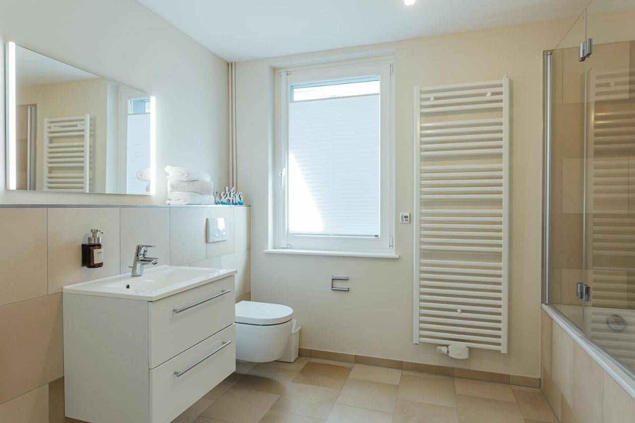 Double or Twin Room with Shared Bathroom in Hamburg Wandsbek, Hamburg