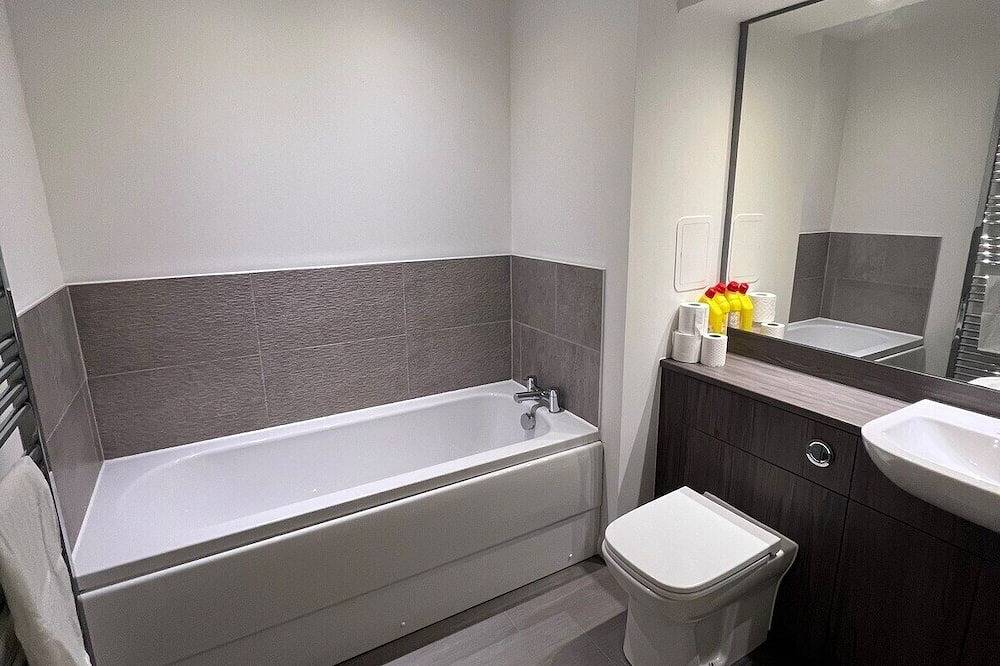 Ganze Wohnung, Apartment-Eigenes Badezimmer-Modern-Parkblick in Renfrewshire