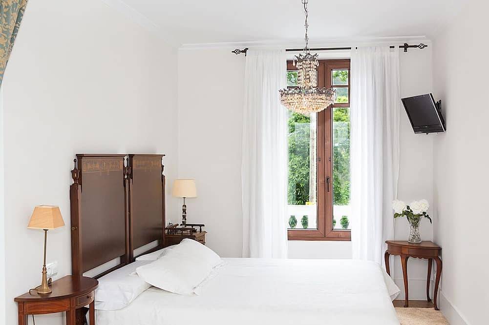 Double superior room in Laxe, Costa da Morte