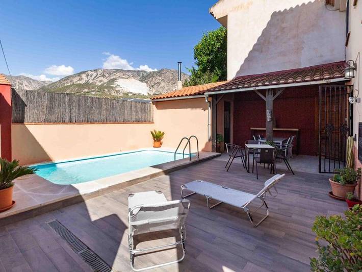 Casa de vacaciones para 8 personas, con piscina además de terraza y jardín - 1