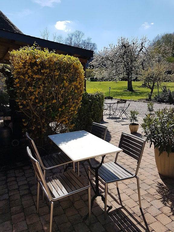Chambre d’hôte pour 2 personnes, avec Jacuzzi et Terrasse ainsi que Jardin et Piscine en France - 2