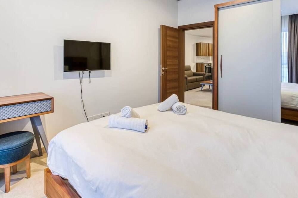 Apartamento inteiro, Pool access and a beautiful 1Br Apt in Swieqi in San Giljan, Ilha de Malta